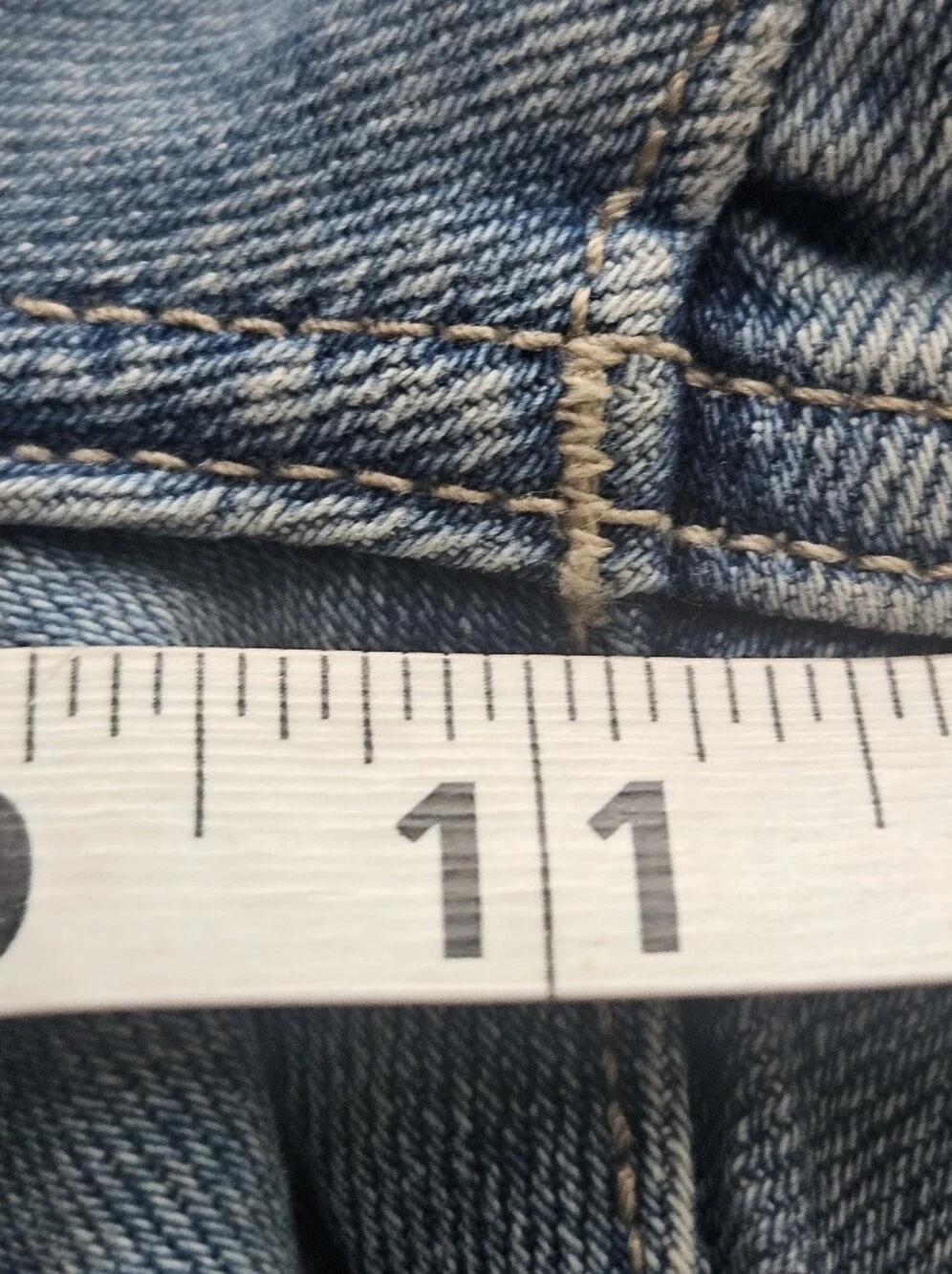 Uniglo Mens Light Wash Straight Leg Blue Jeans‎ Tag Size 36x32 Actual Size 38x31